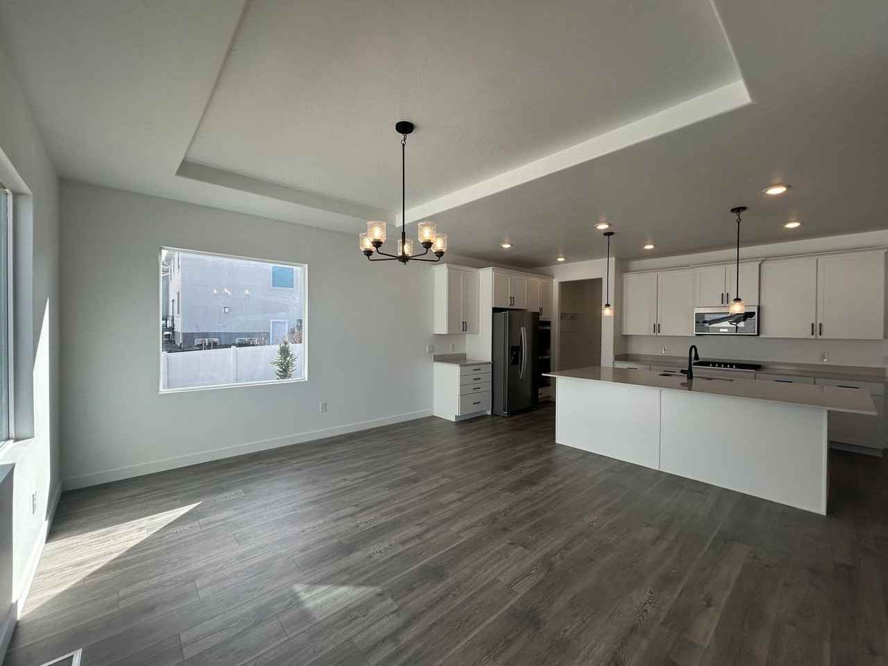 284 W Saddlebrook Dr - Photo 5 of 21