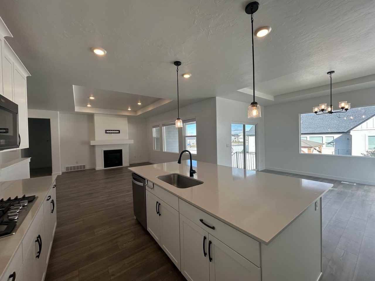 284 W Saddlebrook Dr - Photo 6 of 21