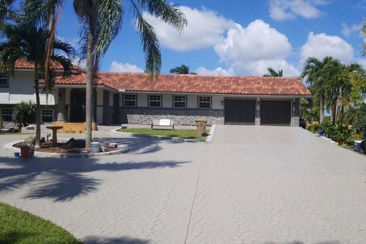 11081 Southwest 30th Court - Photo 4 of 27