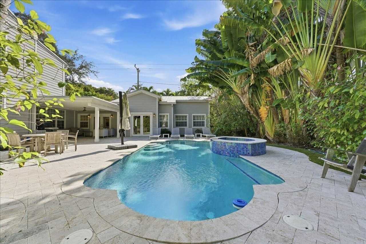 459 Northeast 15th Avenue - Photo 7 of 27