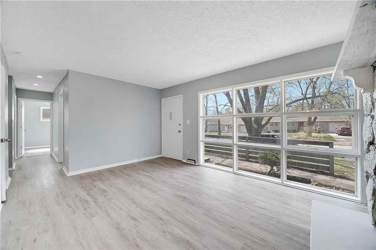 11409 Eastern Avenue - Photo 3 of 19