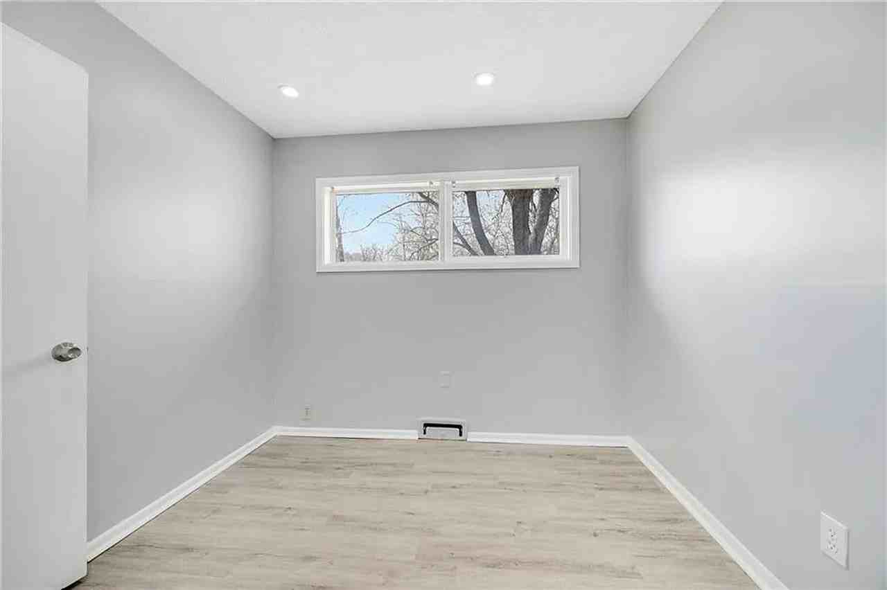 11409 Eastern Avenue - Photo 7 of 19