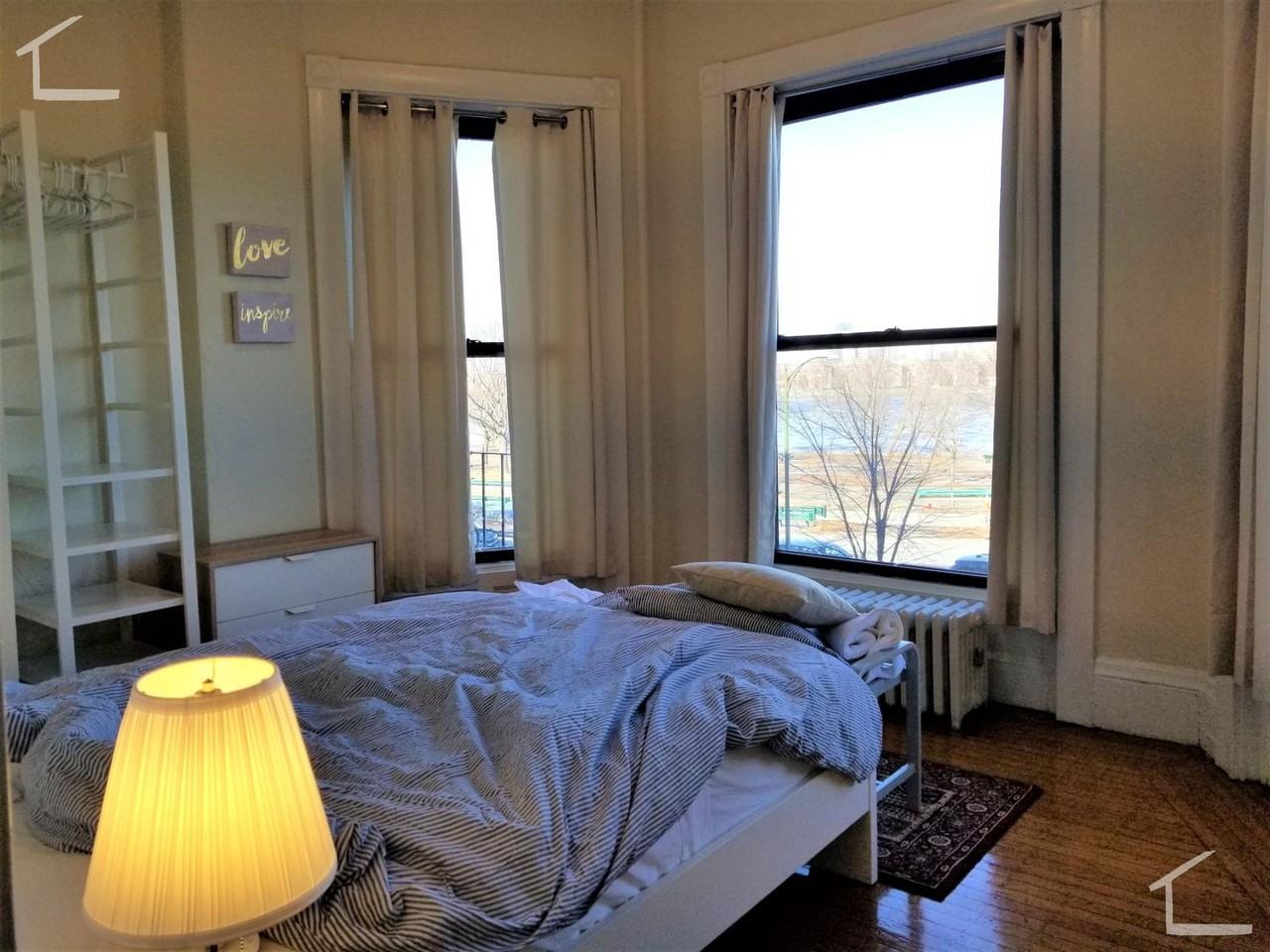 42 Bay State Road - Photo 5 of 10