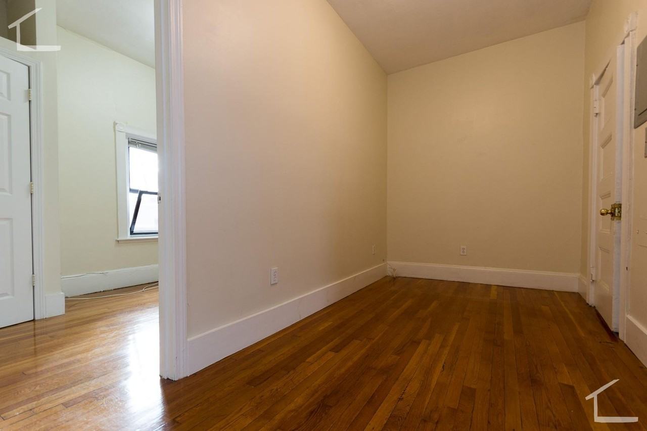 40 Bay State Road - Photo 2 of 6