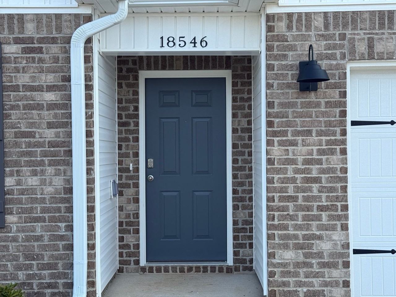 18546 Circle Drive - Photo 4 of 41