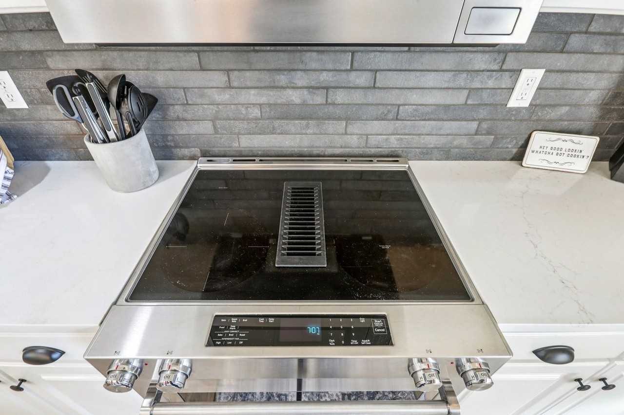 19609 Northwest 9th Court - Photo 5 of 26