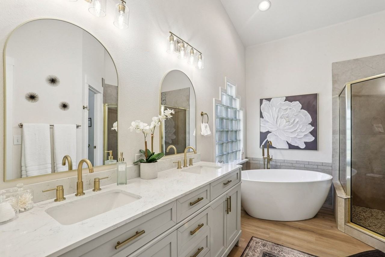 19609 Northwest 9th Court - Photo 7 of 26