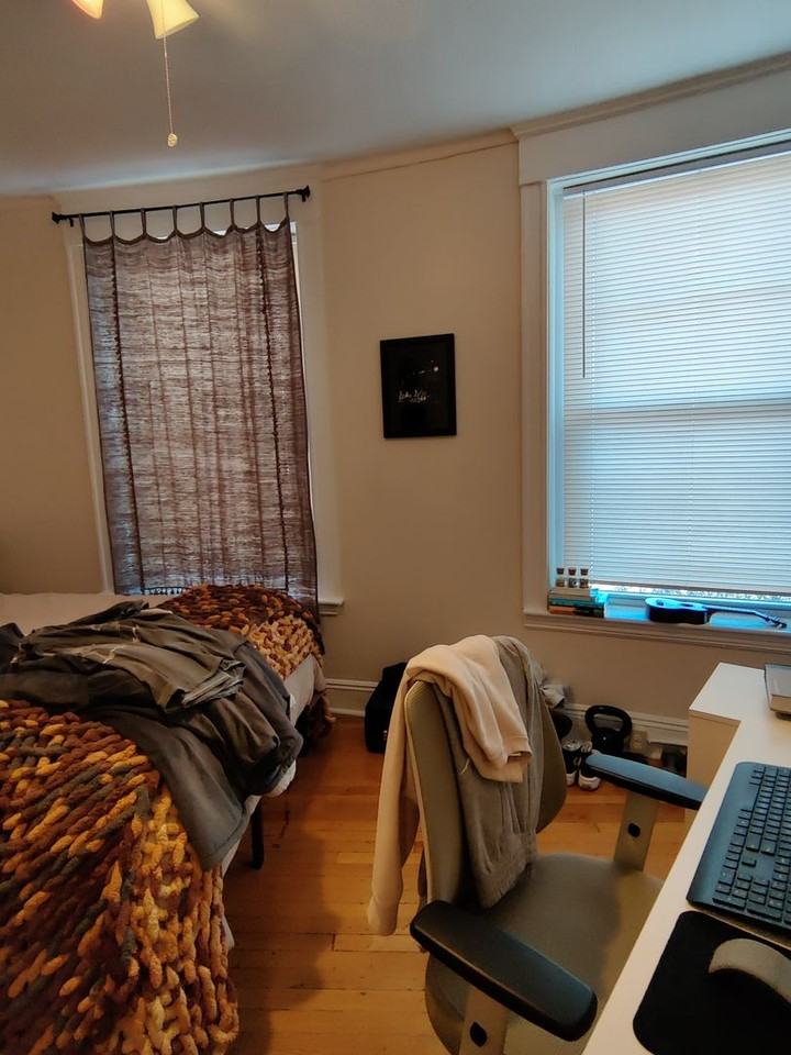 1236 Beacon St - Photo 4 of 9