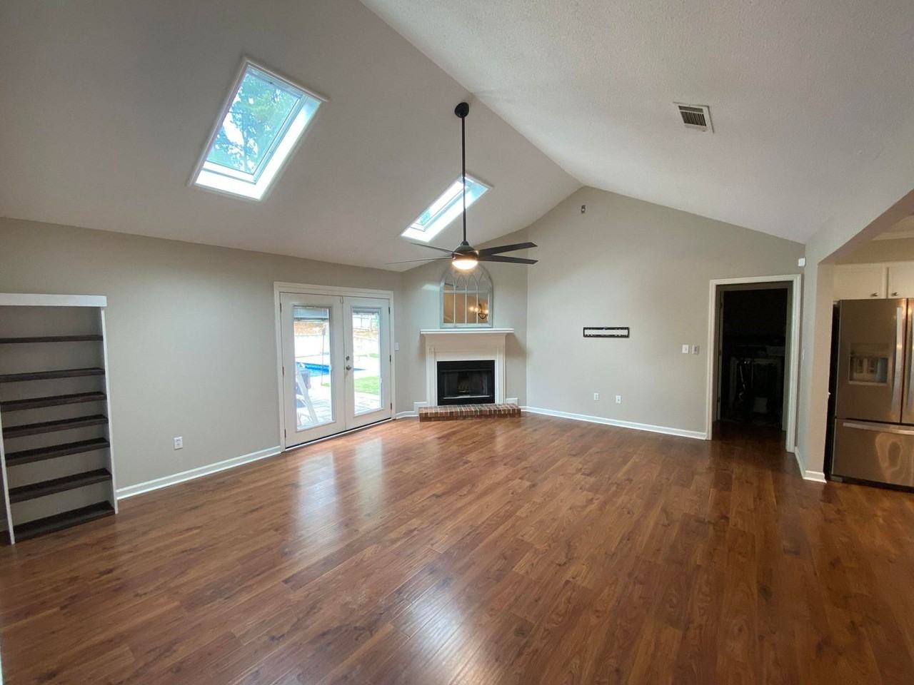 654 Tara Lane - Photo 4 of 22