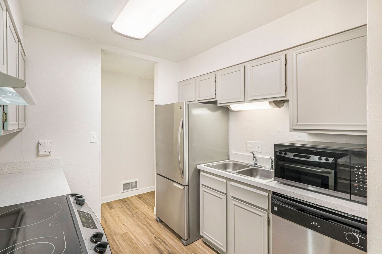 9881 Pecos St - Photo 6 of 27