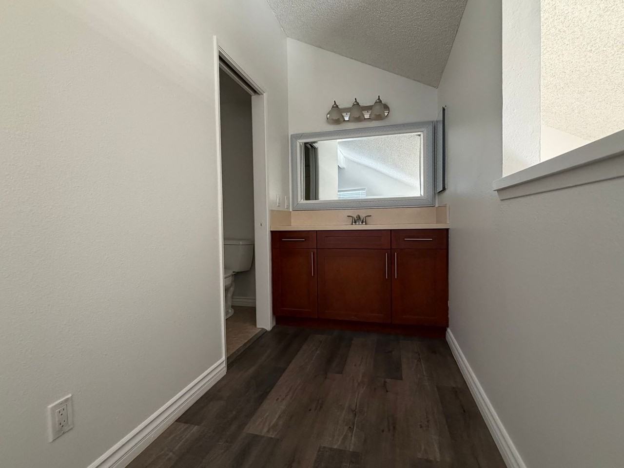 7025B Appian Dr - Photo 2 of 20