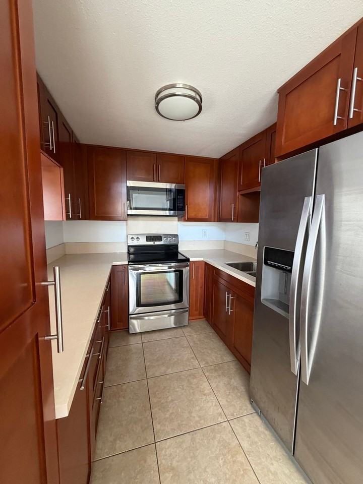 7025B Appian Dr - Photo 3 of 20