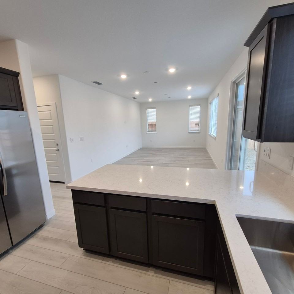 3636 Vestland Way - Photo 5 of 31