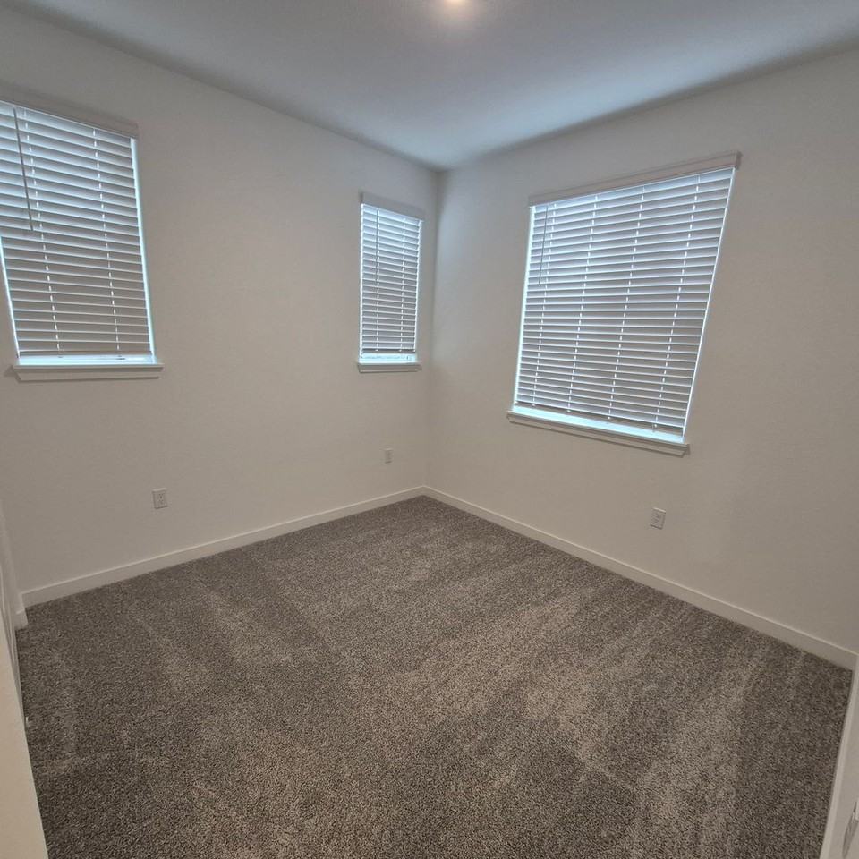 3636 Vestland Way - Photo 6 of 31