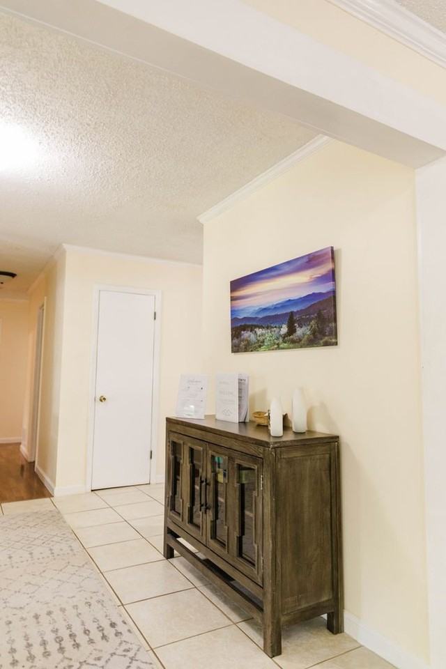 39 Southwicke Drive - Photo 6 of 34