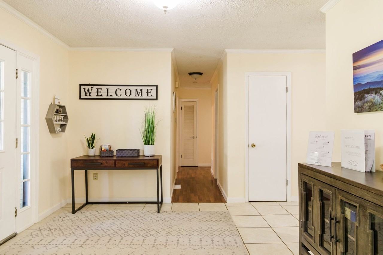 39 Southwicke Drive - Photo 7 of 34