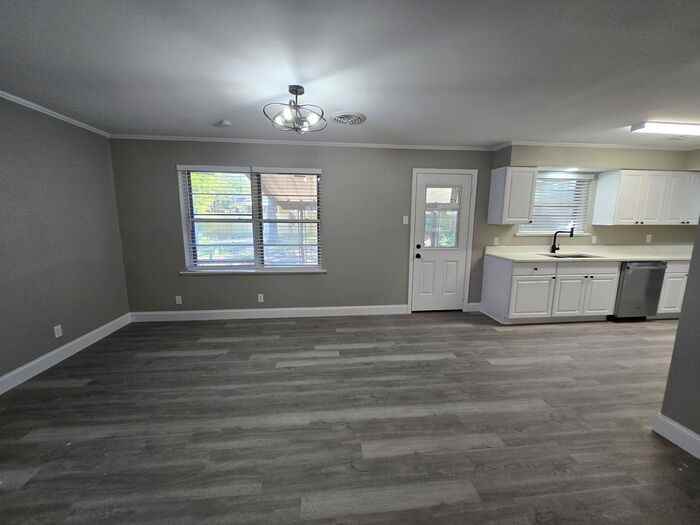 1706 Hunt Street - Photo 7 of 19