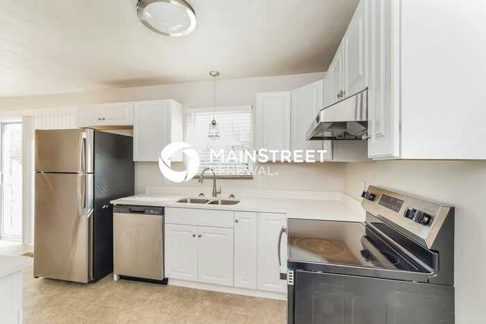 612 W Ridgecrest Dr - Photo 7 of 18