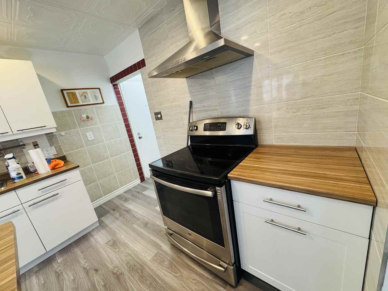 110 Westmount Road East - Photo 5 of 19