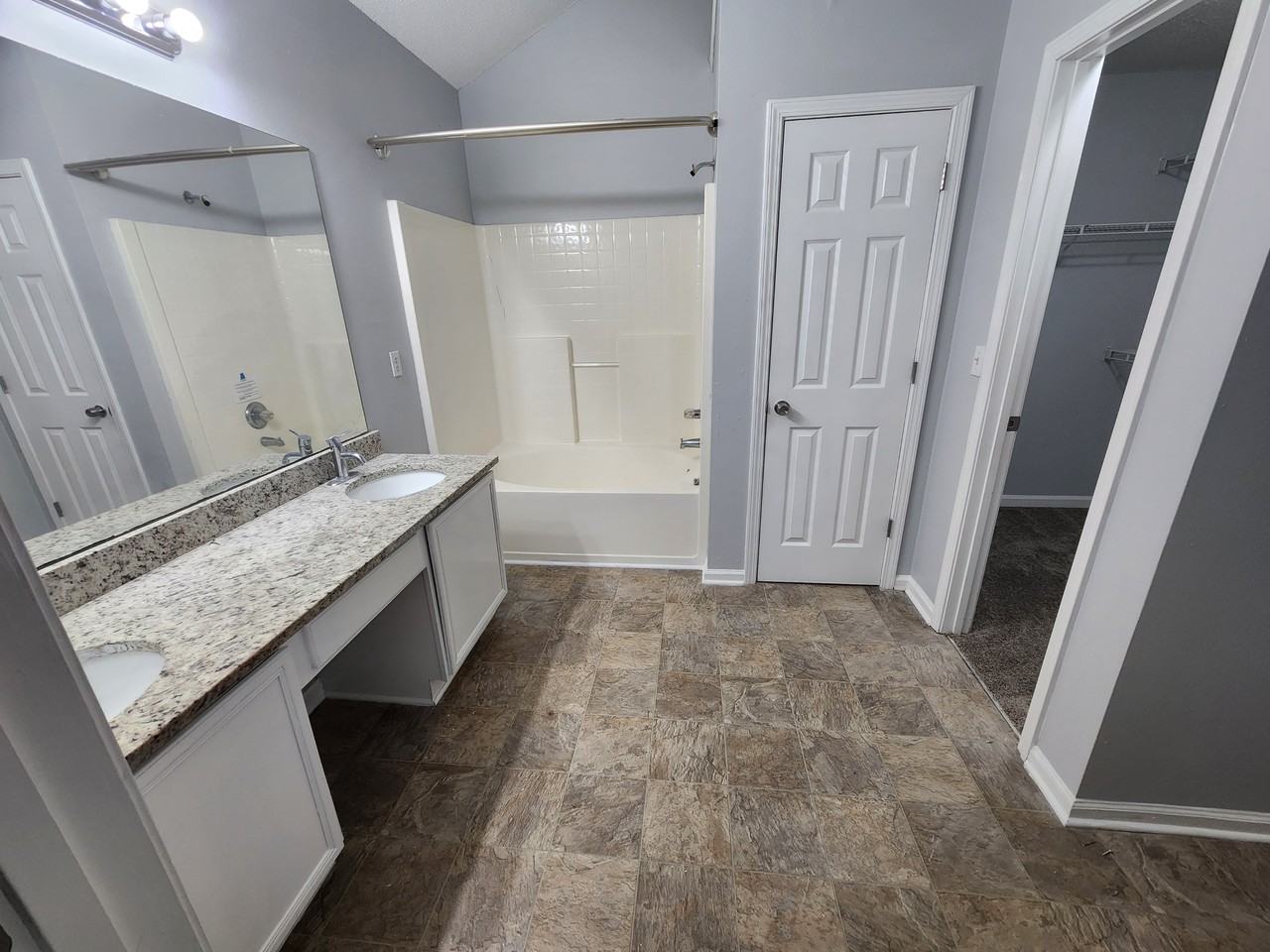 2378 Charleston Pointe Se #NA - Photo 6 of 8