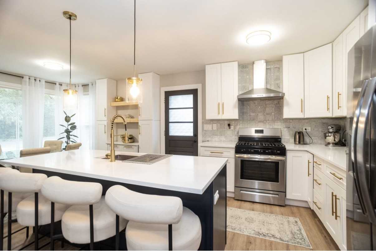 726 Lawler Avenue #NA - Photo 7 of 26