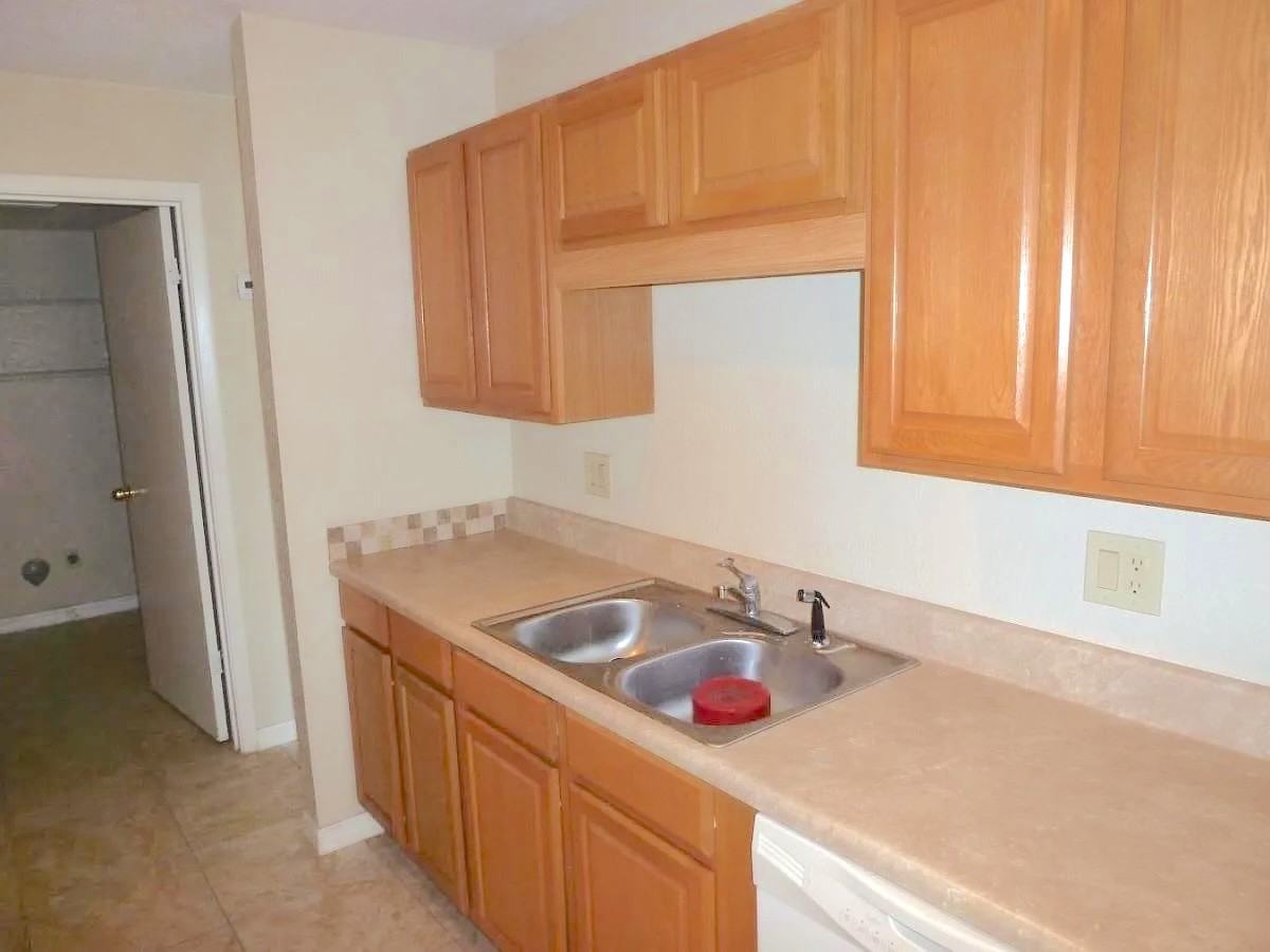 1526 Wintergreen Boulevard #1 - Photo 4 of 29