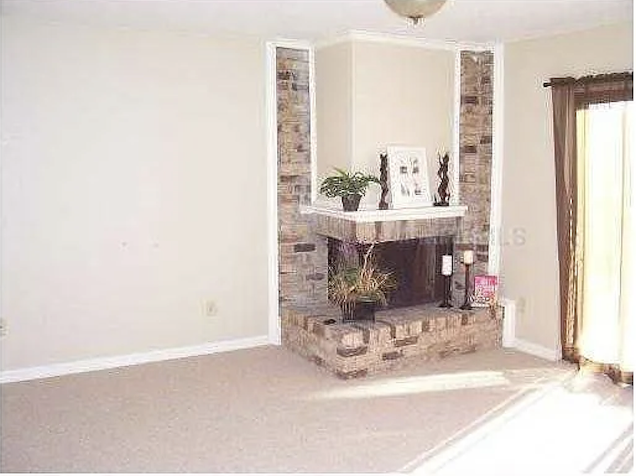 1526 Wintergreen Boulevard #1 - Photo 5 of 29