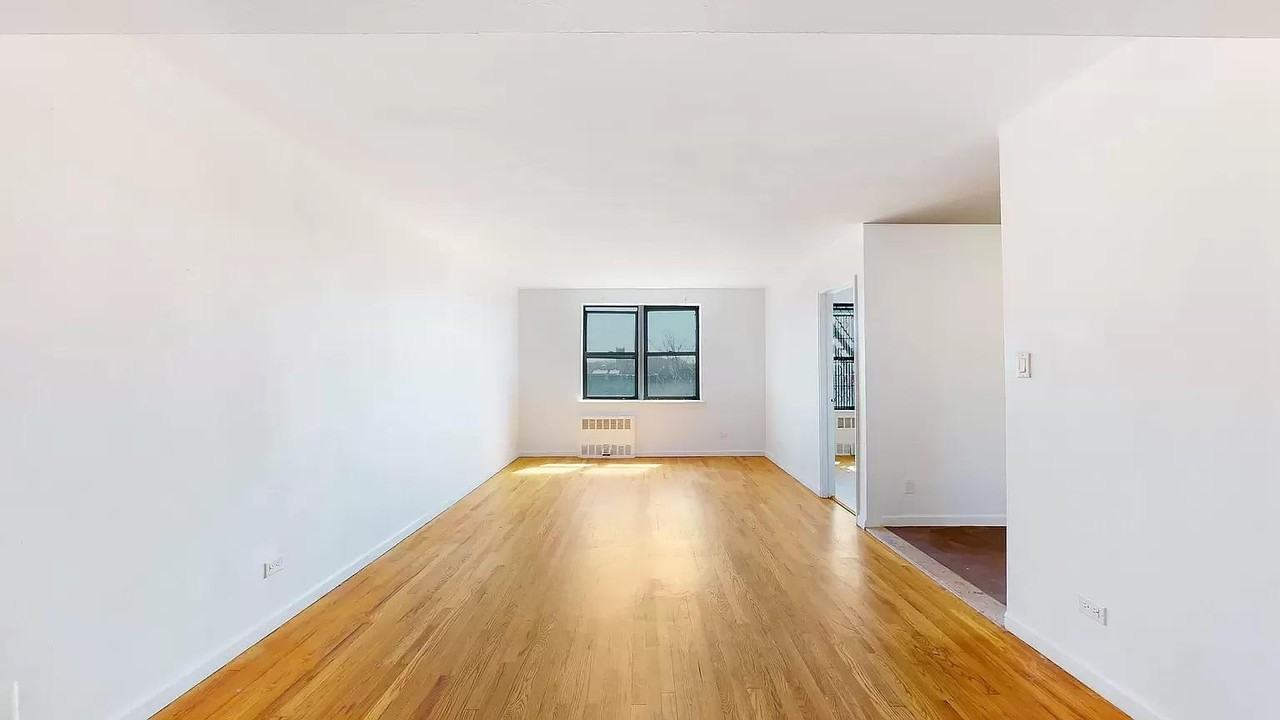 2640 Marion Avenue - Photo 4 of 12