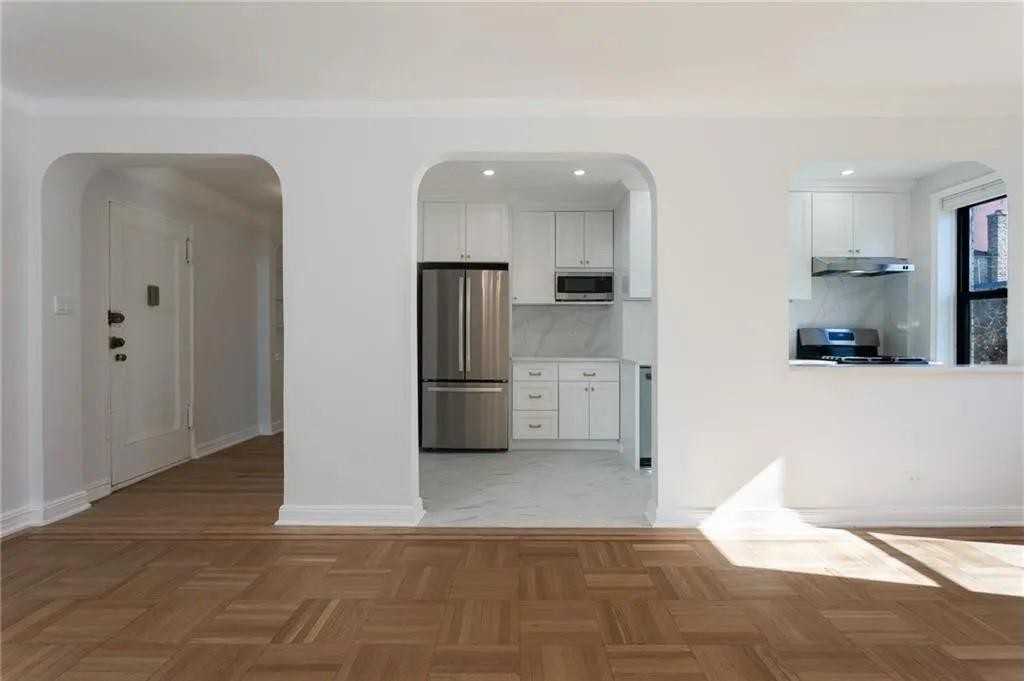 415 Ocean Parkway - Photo 5 of 16