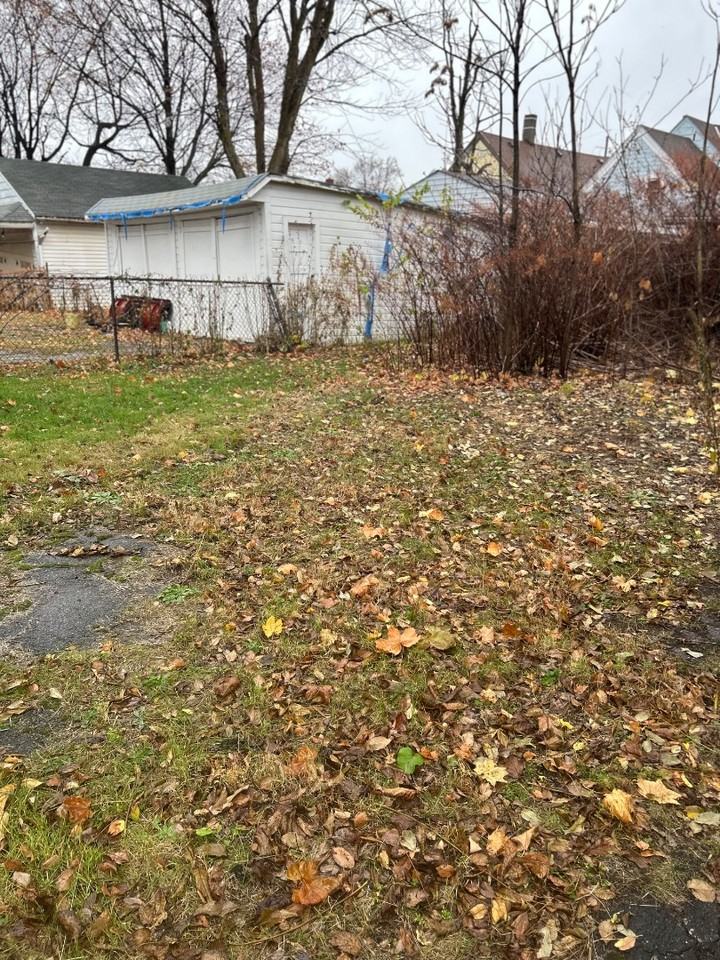 6805 Clement Ave - Photo 3 of 4