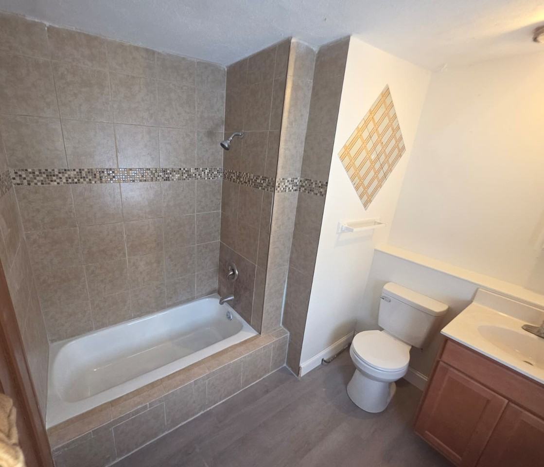 3714 S Salina St #NA - Photo 4 of 15