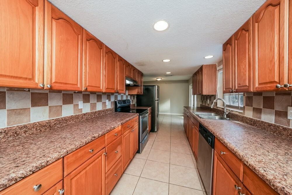 5720 Royal Palm Beach Blvd - Photo 5 of 16