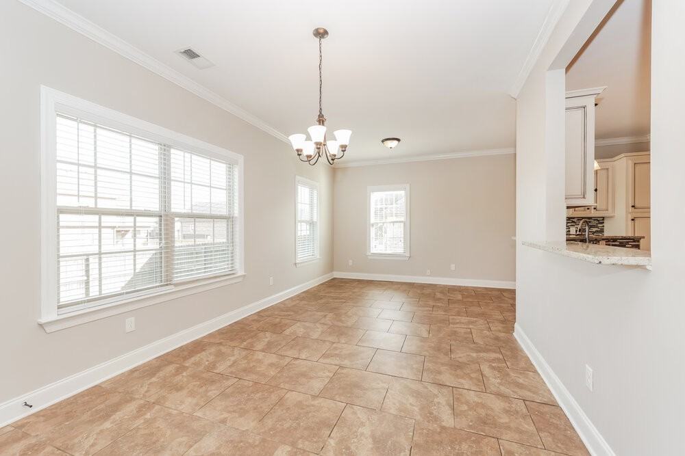 1703 Drayton Dr - Photo 6 of 17