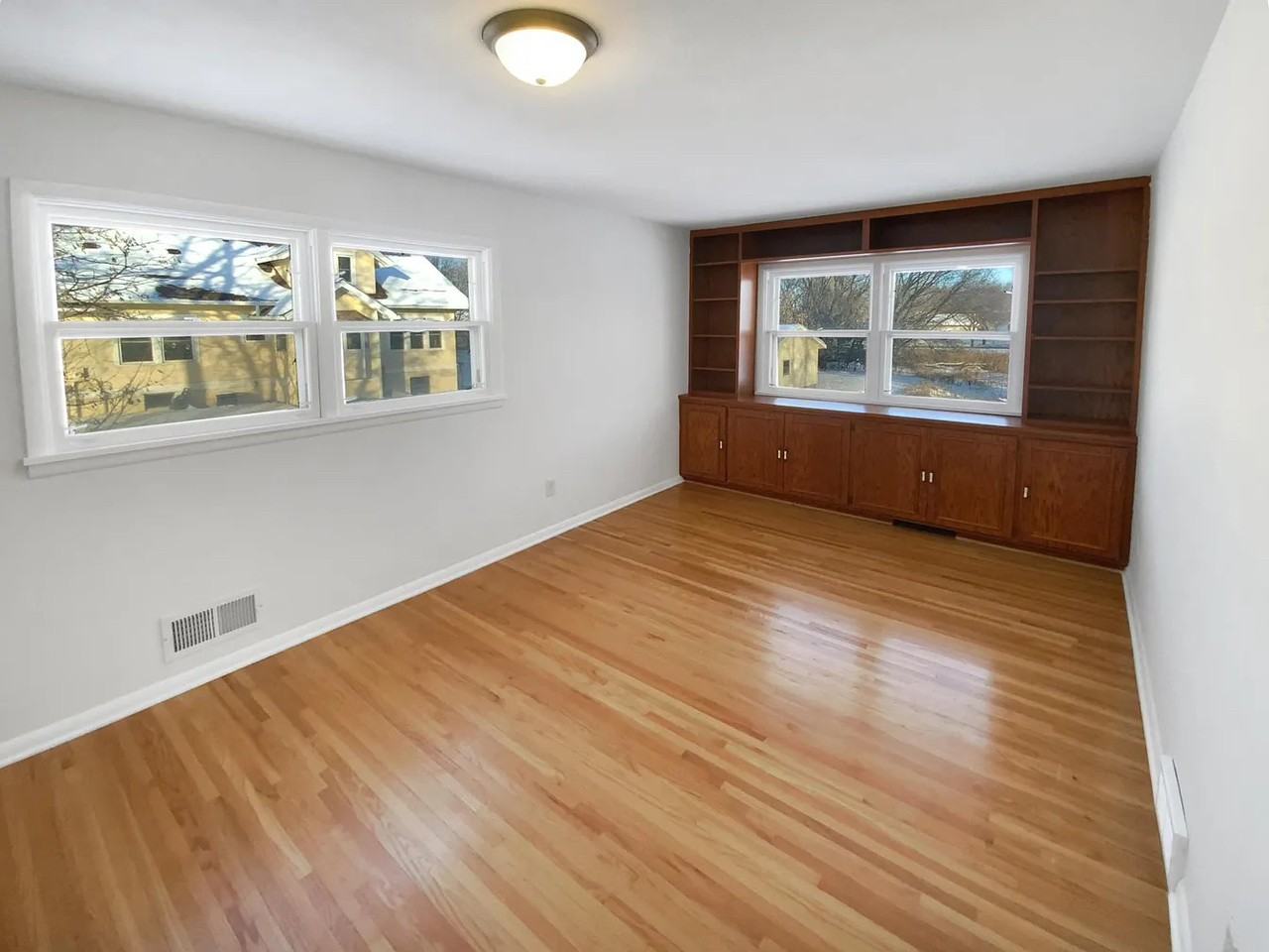 509 Eighth St - Photo 6 of 12