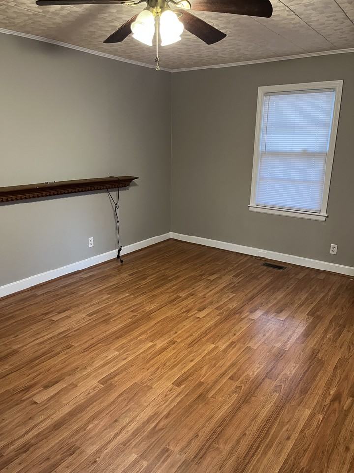 824 Shirley Drive #NA - Photo 4 of 9