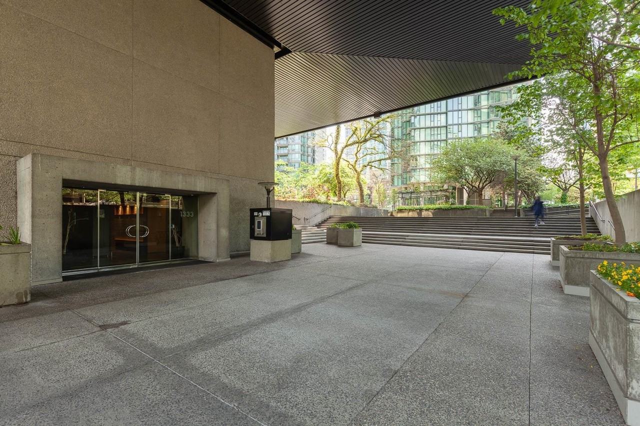 1333 West Georgia Street #913 - Photo 5 of 12