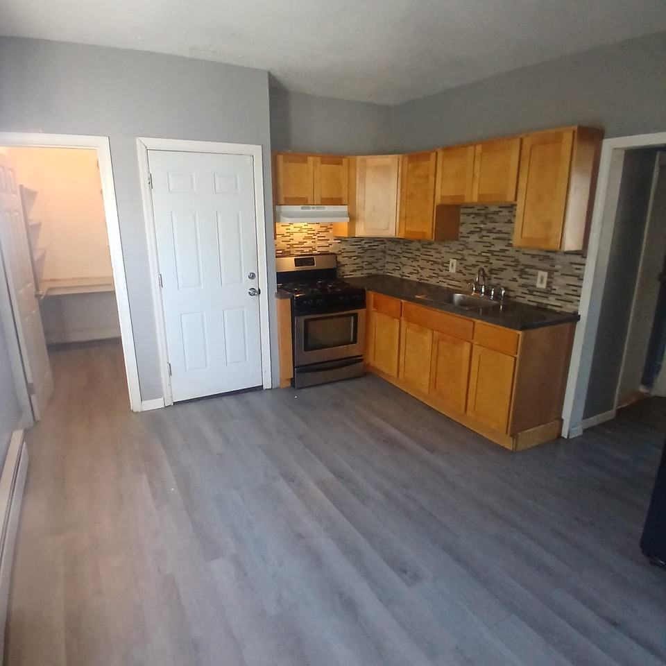 490 Edgewood Street #3 - Photo 5 of 15