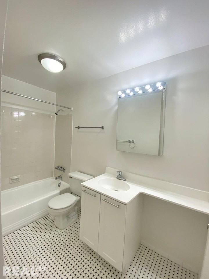 East 36th Street #8E - Photo 4 of 9