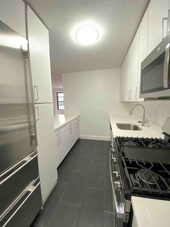 East 82nd Street #15E - Photo 3 of 5