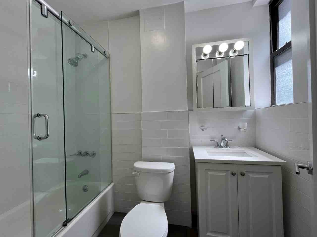 East 46th Street #8C - Photo 7 of 8