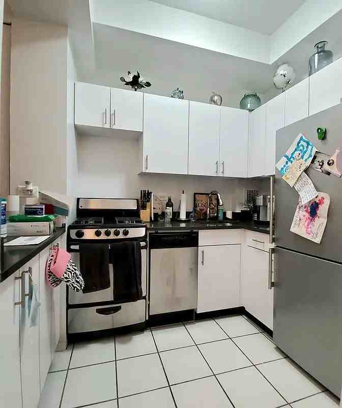 West 22nd Street #3T - Photo 4 of 5