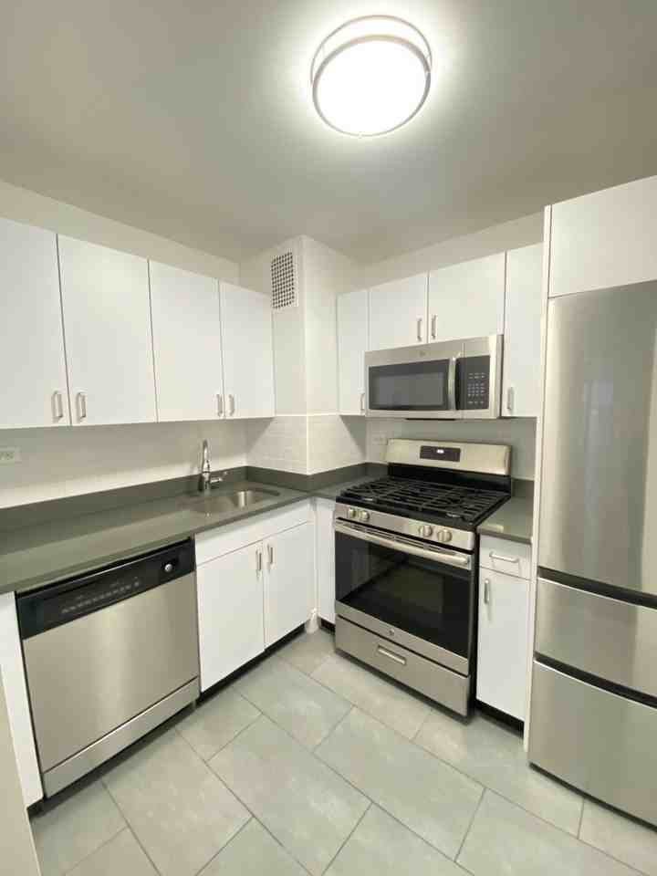 5th Avenue #17K - Photo 3 of 7