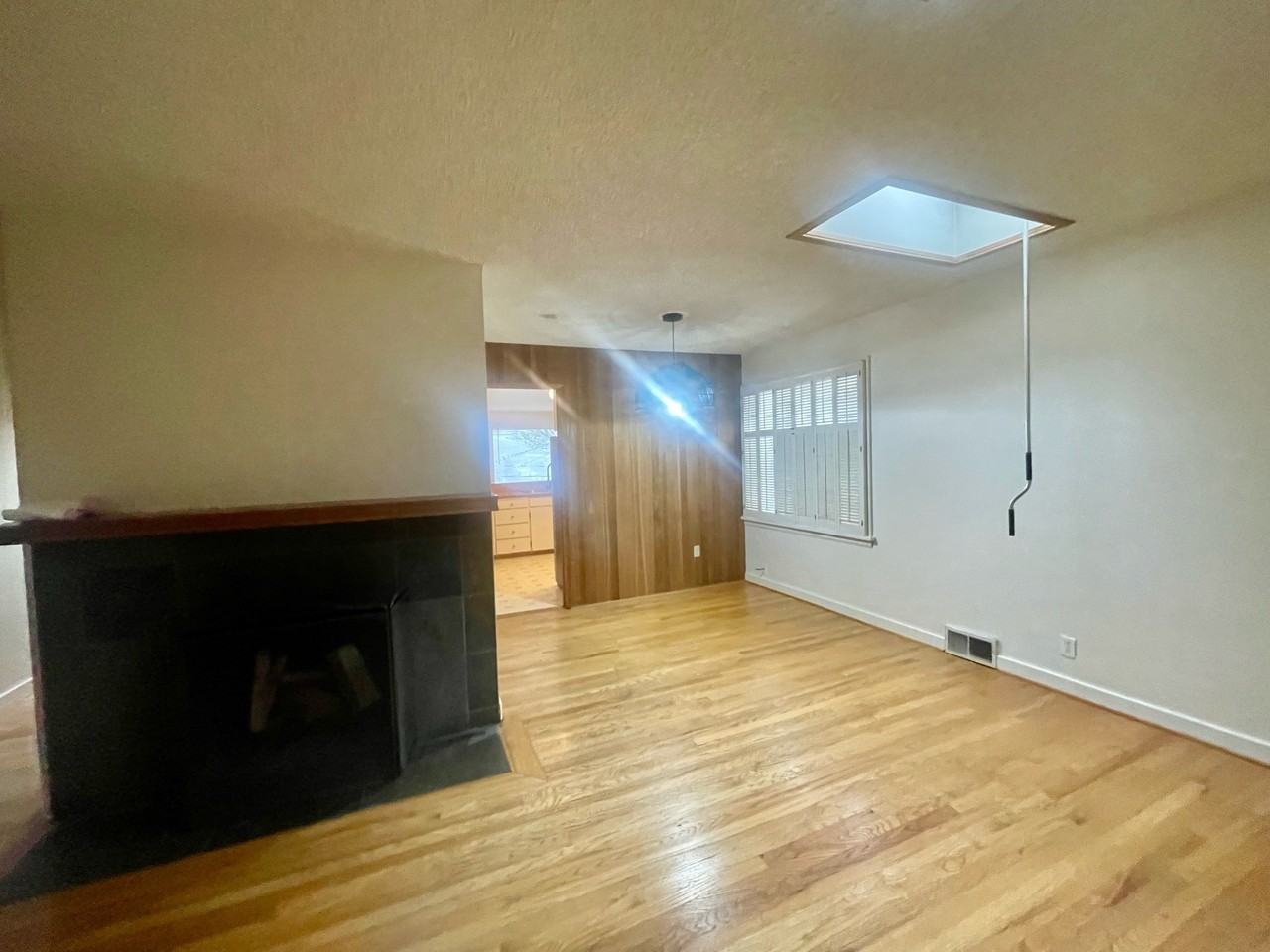 3245 31st Avenue West #1 - Photo 4 of 19