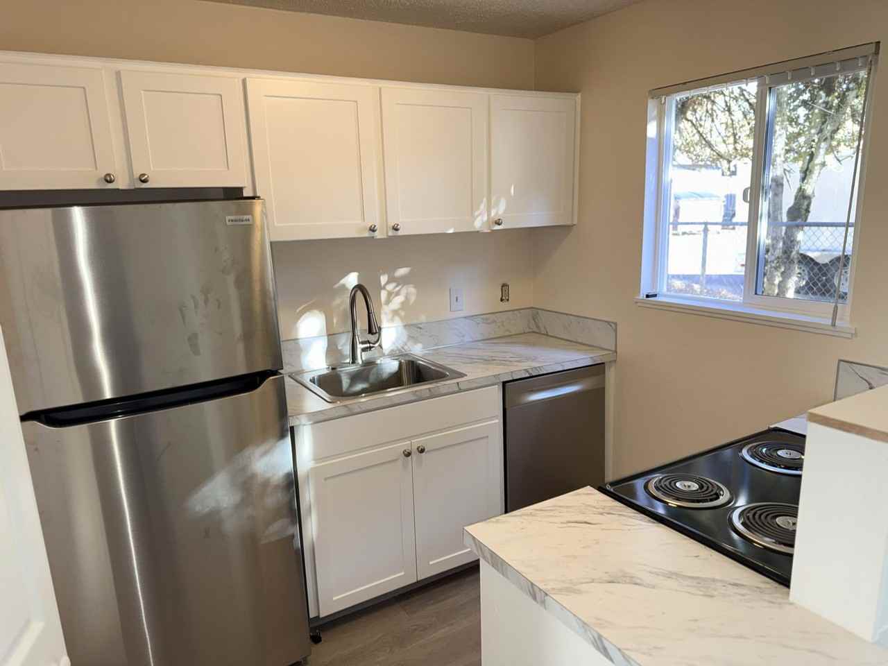 #245 VILLAGE GREEN APTS - Photo 4 of 29