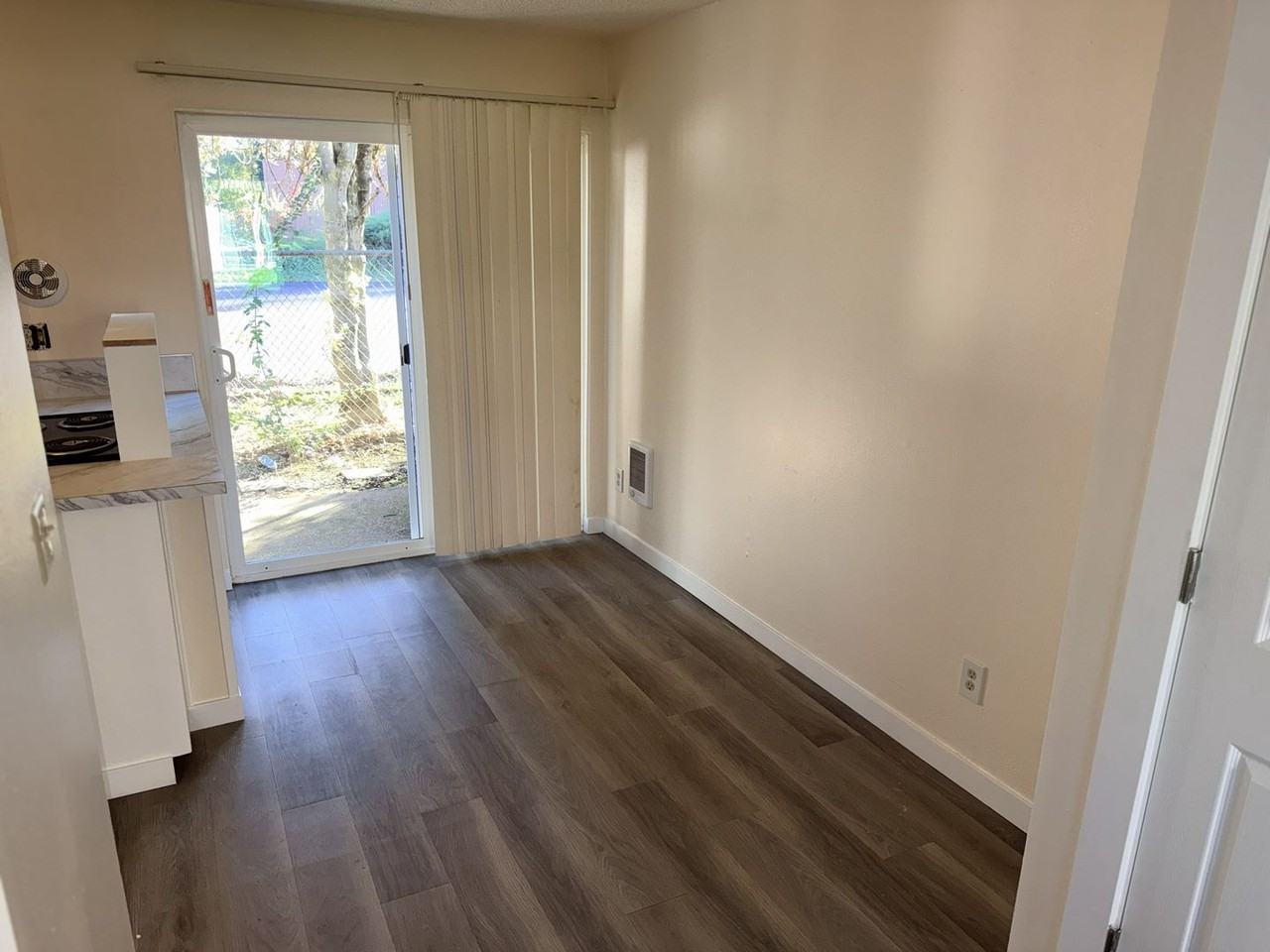 #245 VILLAGE GREEN APTS - Photo 5 of 29