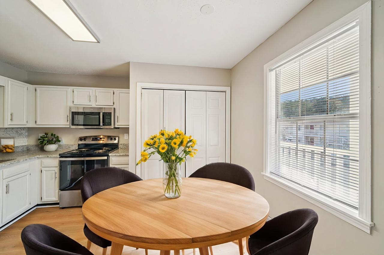 Sun Valley Apartments - Photo 2 of 20