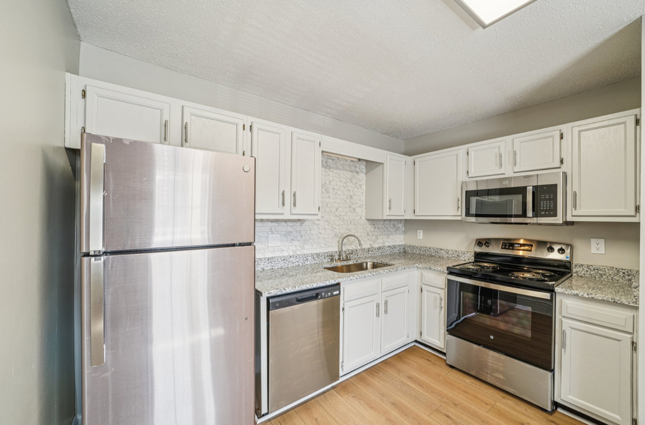 Sun Valley Apartments - Photo 5 of 20