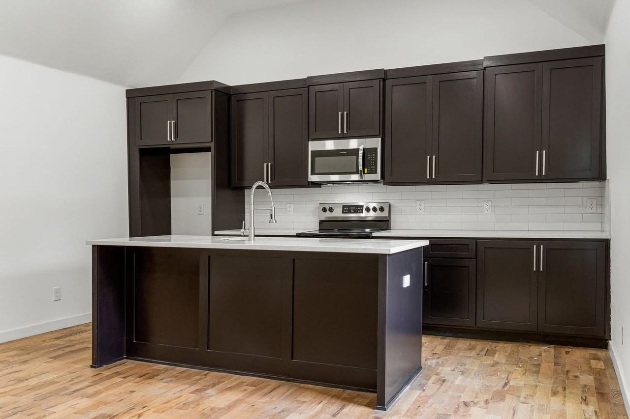 320 East Greeley Street #1 - Photo 3 of 10