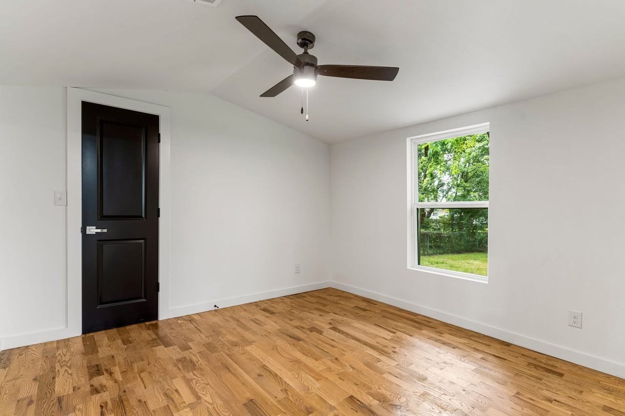 320 East Greeley Street #1 - Photo 5 of 10