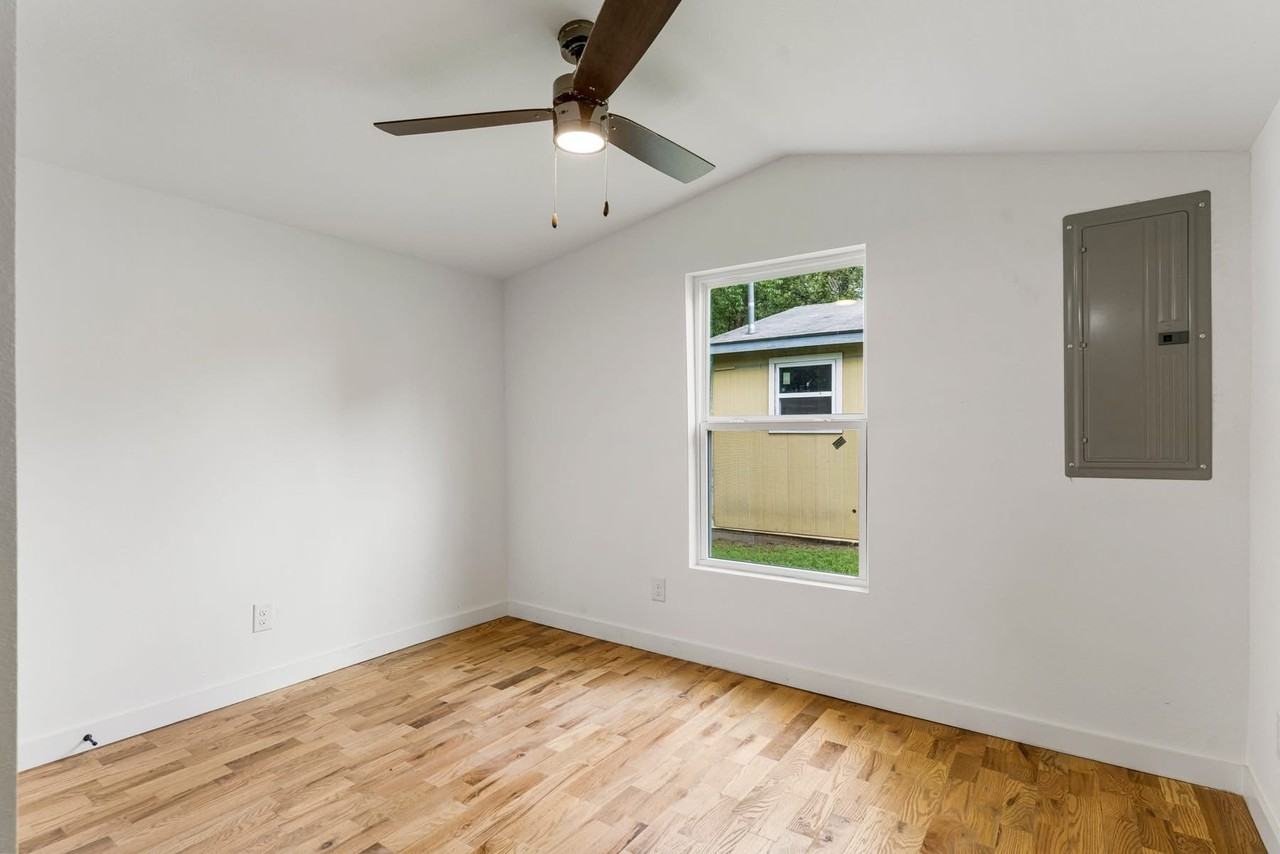 320 East Greeley Street #1 - Photo 6 of 10